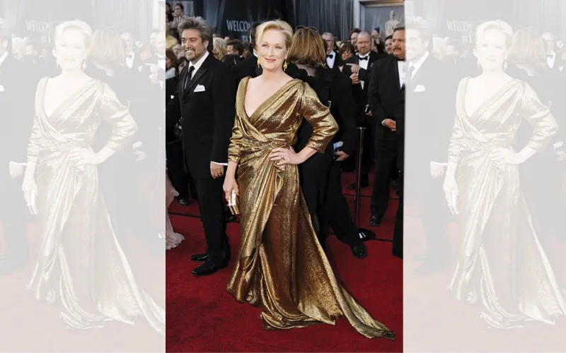 Oscars 2019 Meryl Streep Gold Dress This Image Shows A Side-by-side  Comparison Of Meryl Streep Wearing